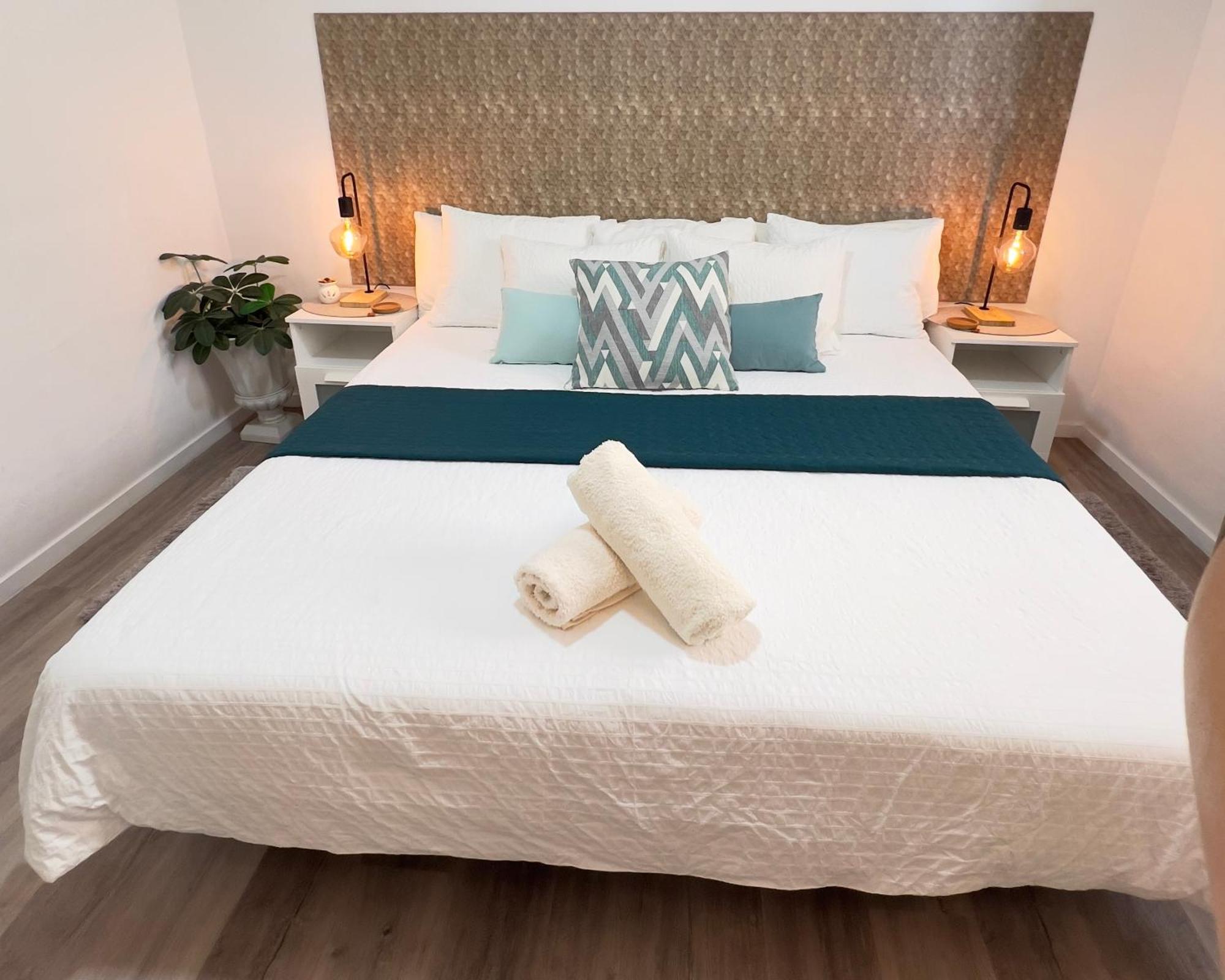 Alcamar Habitacion Privada Con Las Areas De Sala, Cocina Y Bano Que Se Comparten Cerca Al Mar! อัลกาลา ภายนอก รูปภาพ